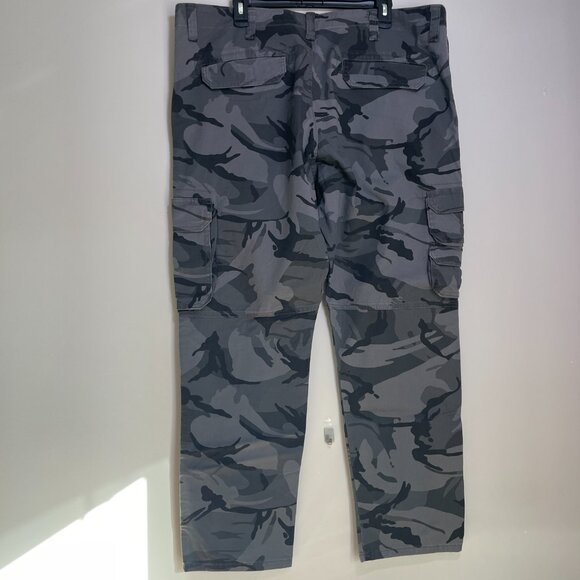 Men's NWT Wrangler Regular Taper Black & Gray Camo Pants - Size 40x30 - Picture 10 of 14